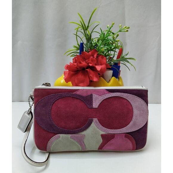 Coach Gallery Optic Signature C Multicolor Suede Leather Trim Wristlet Wallet - Picture 1 of 11
